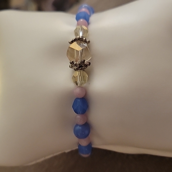 HANDMADE Jade Chinese Crystal Czech Glass Beaded Princess Toggle Bracelet - Picture 3 of 6